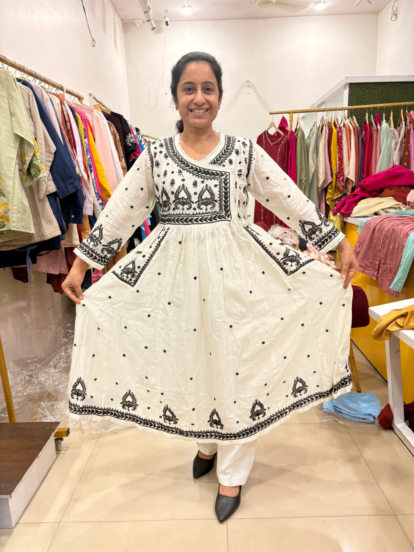 [L999931-W] Lakhnavi Suits